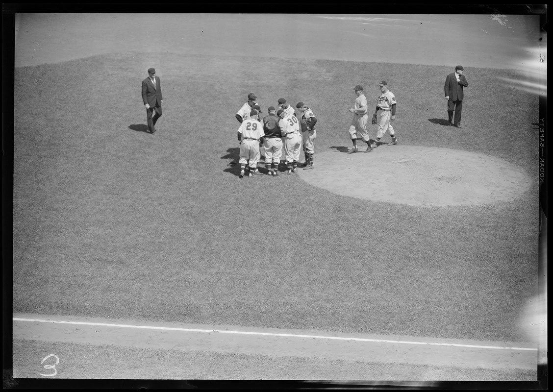 Braves vs. Cincinnati at Braves Field