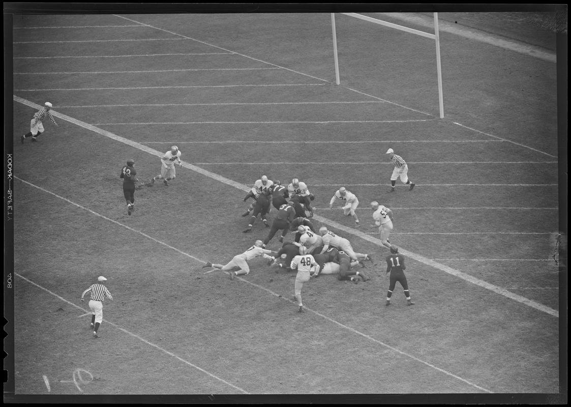 No. 31 carries for Harvard touchdown, Harvard vs. Holy Cross