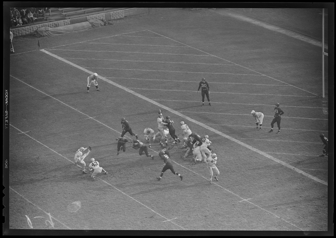 No. 47 kicks off field goal for Holy Cross making it 7-6 at beginning of 2nd quarter, Harvard vs. Holy Cross