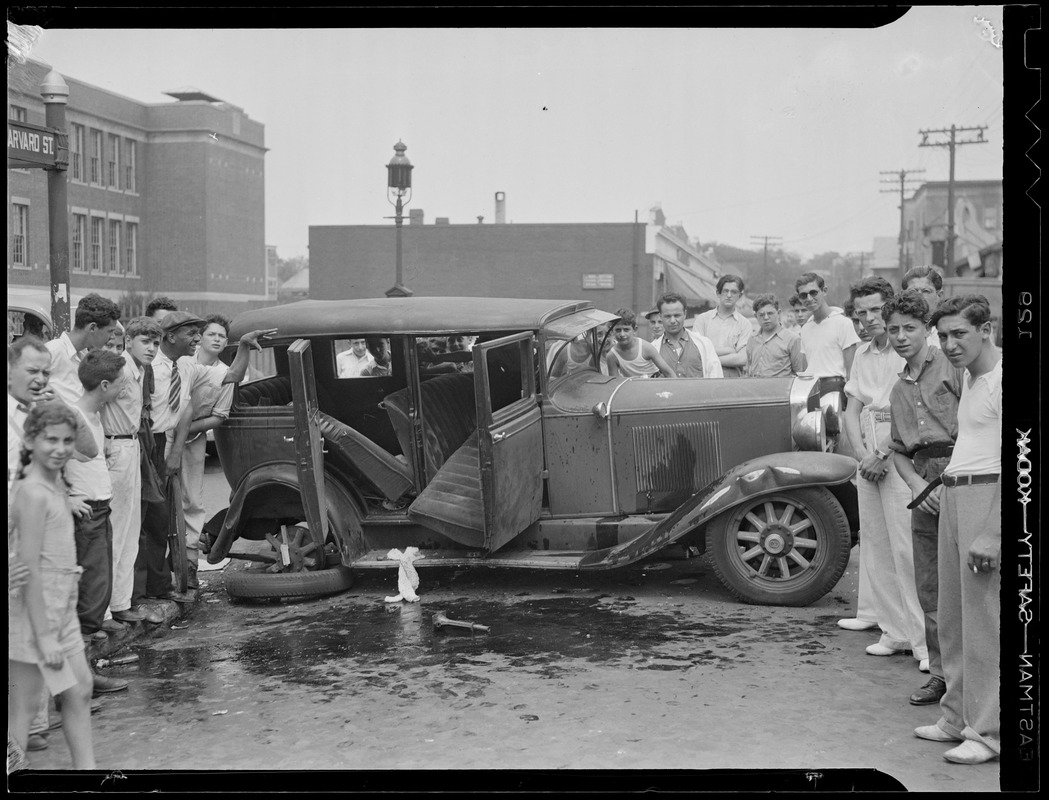 Auto accident on Harvard Street