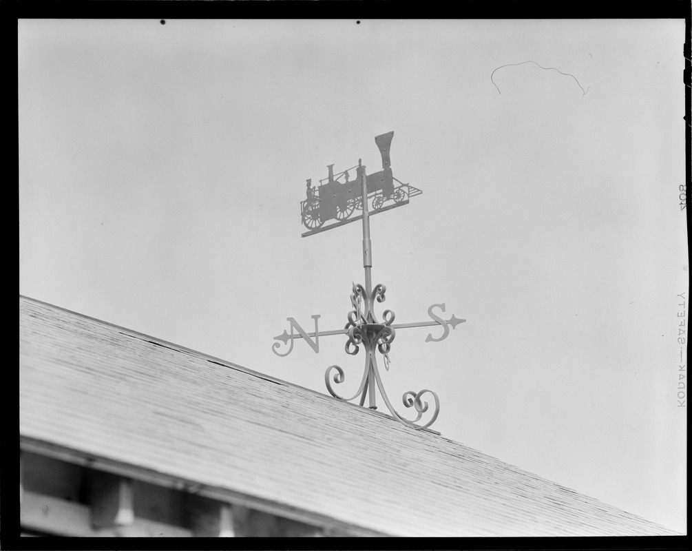 Train weathervane