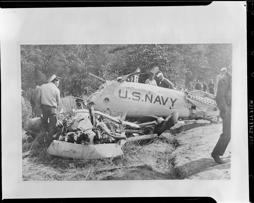 Airplane crash - Eduard C. Ritchie former naval combat flier killed near Anacostia, MD