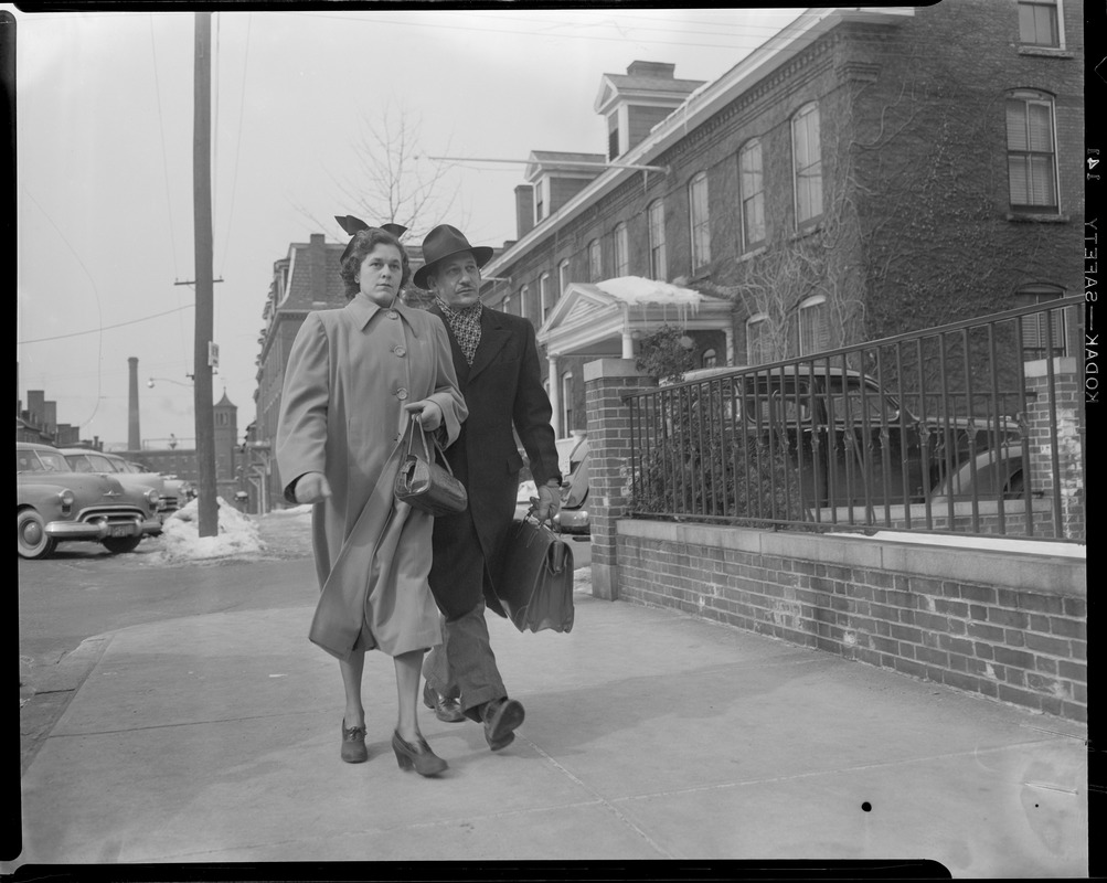 Man and woman on their way to court