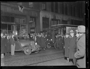 Railway express hold up on Federal Street