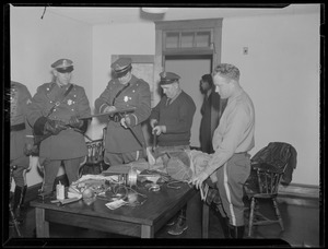 Loot of four Revere boys inspected after they were hunted by posse in S. Lynnfield