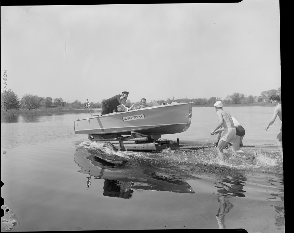 Police speedboat