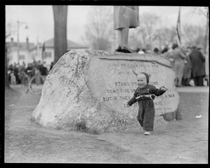 Paul Revere arrives at Lexington