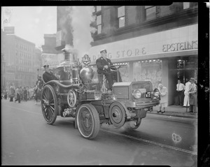 Old time steamer on parade, Tremont Street