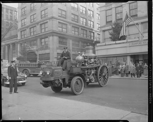 Old time steamer on parade, Tremont Street