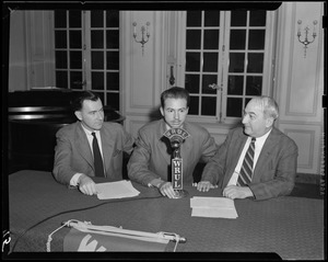 Ecuador group, Jose Godoy and two men