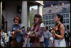 Street musicians, Quincy Market, Boston