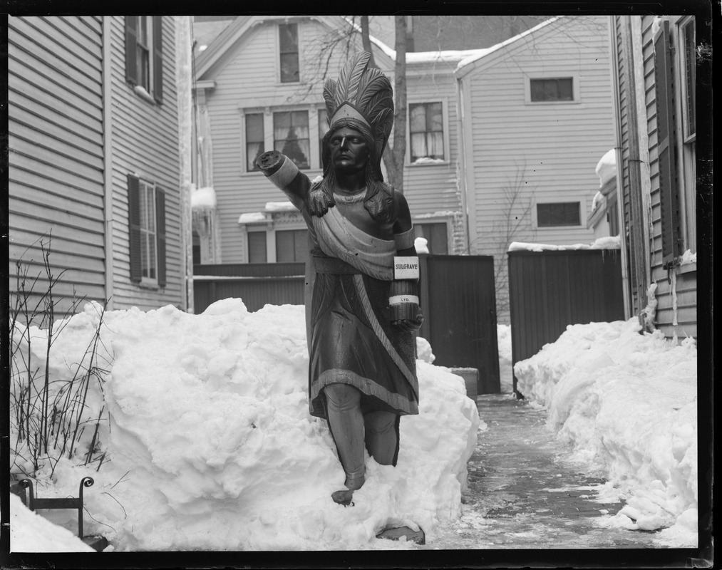 Cambridge - famous historic cigar store Indian gets destroyed by vandals