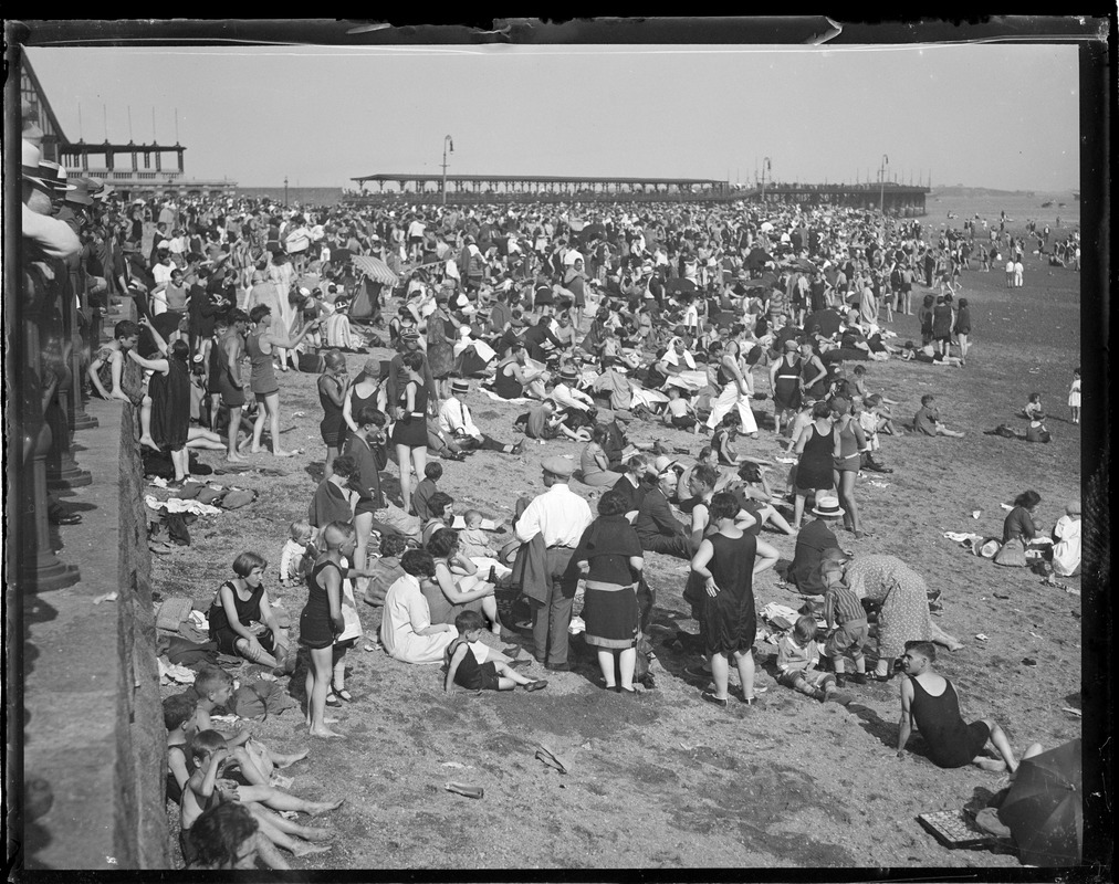 Beach crowd