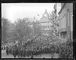 Crowds to see West Point cadets in Boston