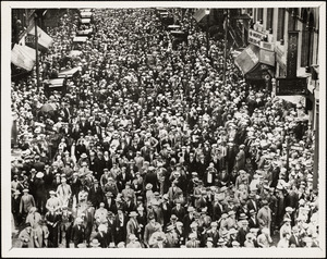Death marchers wait to enter Scollay Square after Sacco funeral, Aug 30, 1927