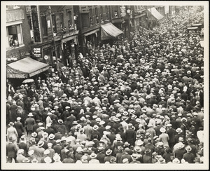 Crowd on Hanover Street join funeral procession, August 28, 1927