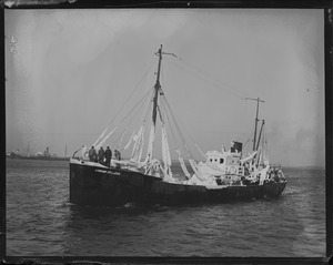 Steam trawler Boston College steaming into port