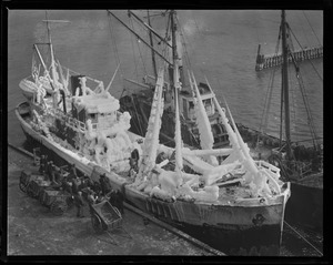 Trawler Flow covered in ice