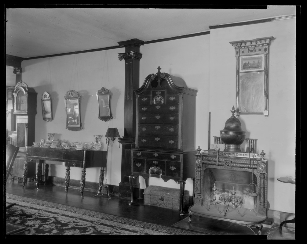 Red Lion Inn: interior/wall with furniture & mirrors - Digital Commonwealth