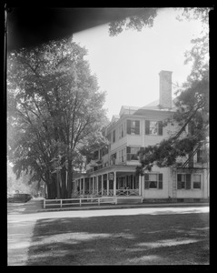 Red Lion Inn: exterior