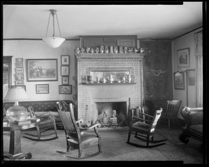 Red Lion Inn: interior/sitting room
