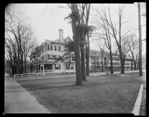 Red Lion Inn: exterior