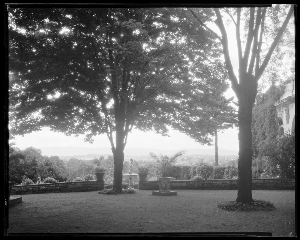 Bellefontaine: garden overlook