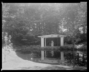 Bellefontaine: garden pond & statue