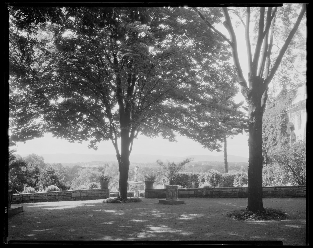 Bellefontaine: garden overlook