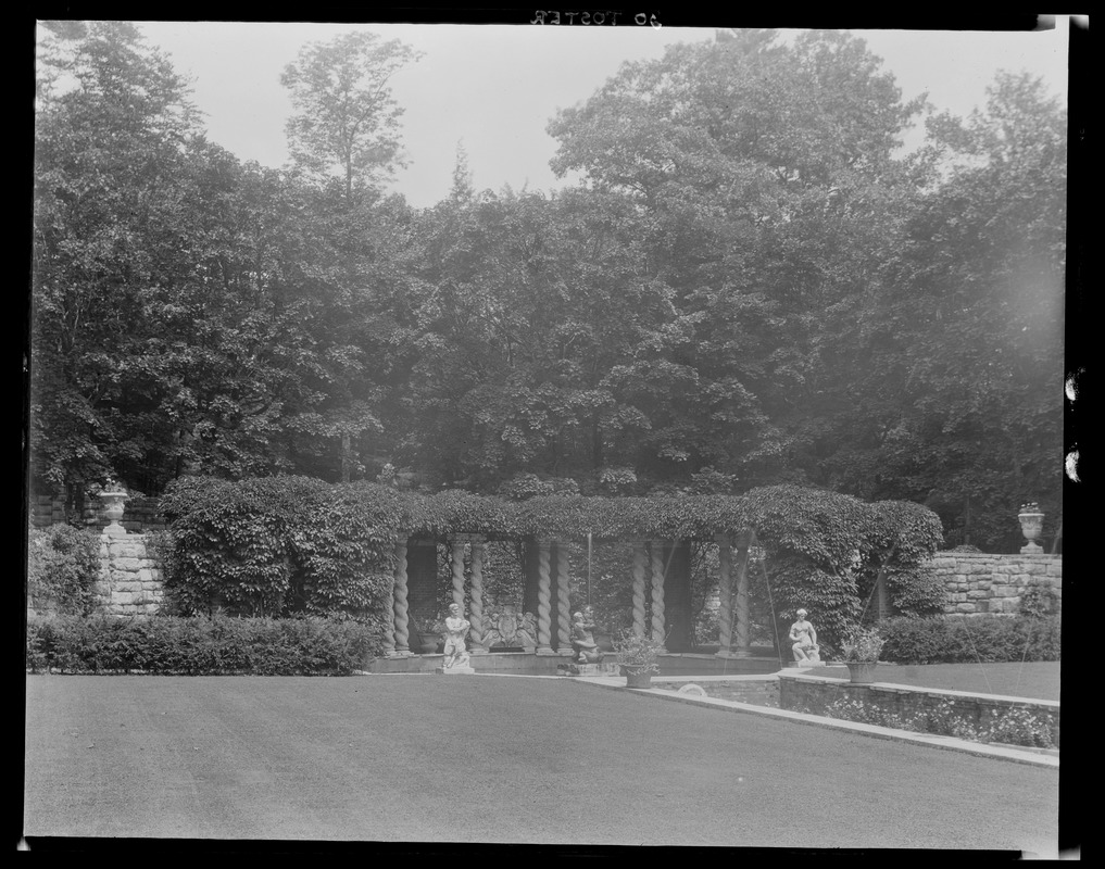 Bellefontaine garden with statuary Digital Commonwealth