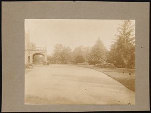 Ventfort Hall: front drive