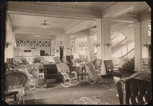 Aspinwall Hotel: wicker chairs in front of registration desk