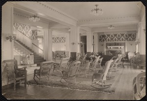 Aspinwall Hotel: rows of wicker chairs