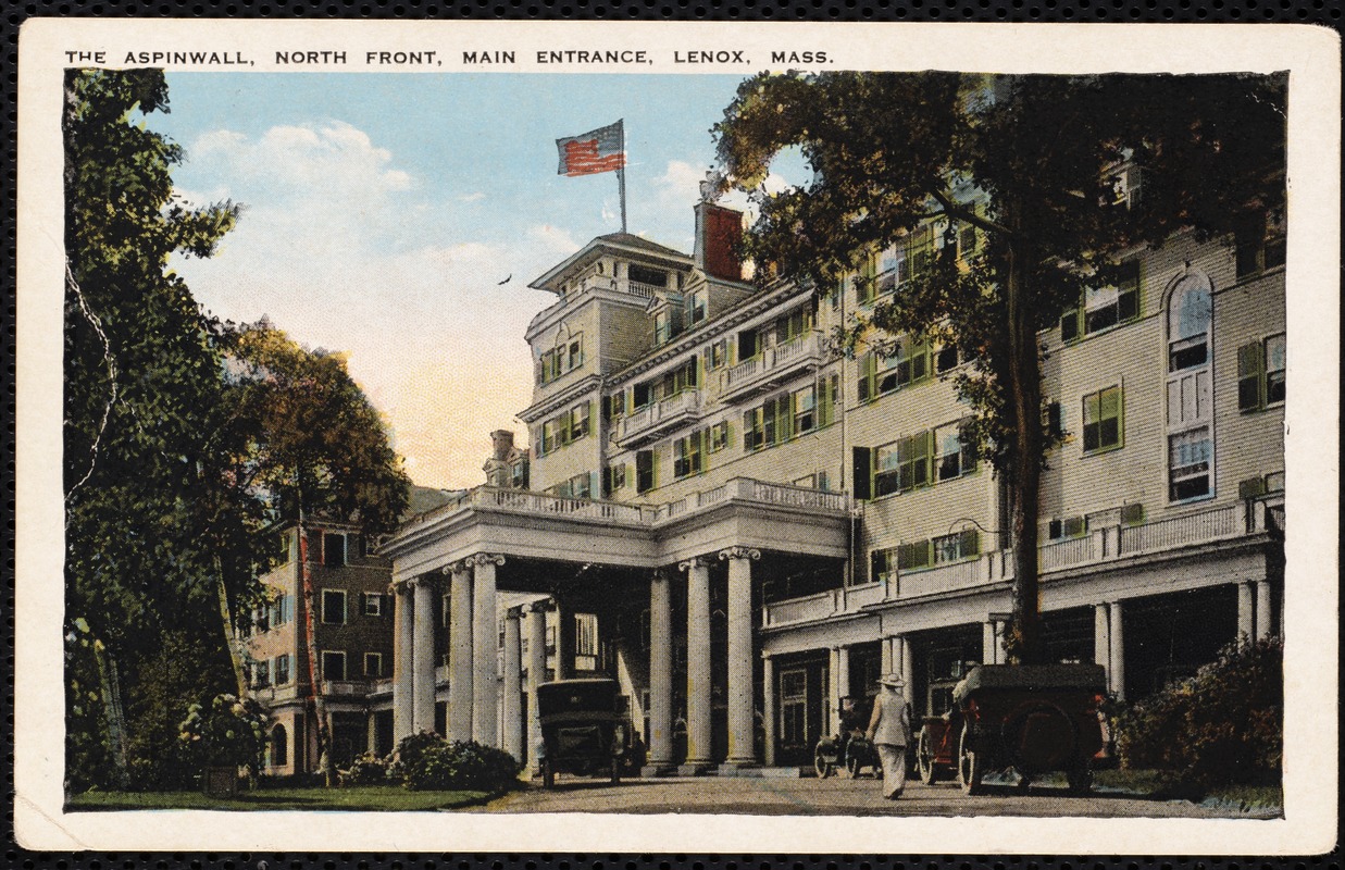 Aspinwall Hotel: entrance with cars