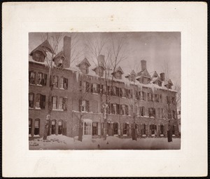 Curtis Hotel: right side of the building, winter construction