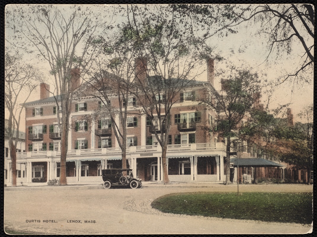 Curtis Hotel: front and right side