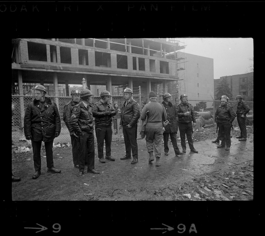 Police at Tufts University dormitory construction site, center of student opposition