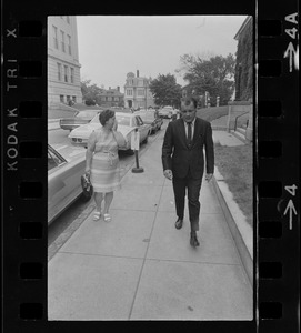 Attorney F. Lee Bailey walking outside the New Bedford Court house during Barboza case
