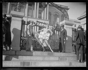 Edith Day - star from Schubert Theatre in "Wildflower" keeps her promise on a bet on White House steps