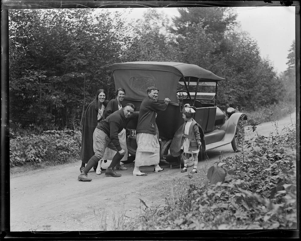 Gilmartin (Group pushing auto, N.H.)