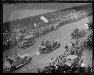 Crowd watches Al Smith pass by in motorcade, Boston
