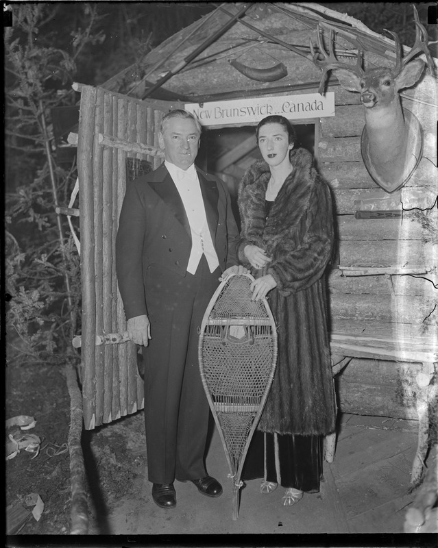 Gov. Curley and Mary at sportsman show