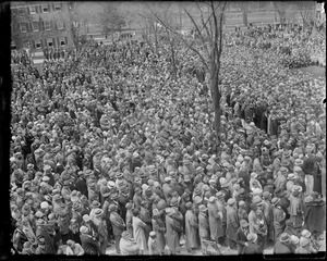 Panorama of crowd at Andover celebration where Pres. Coolidge spoke. B - goes with A.