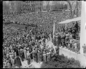 Panorama of crowd at Andover celebration where Pres. Coolidge spoke. A - goes with B.