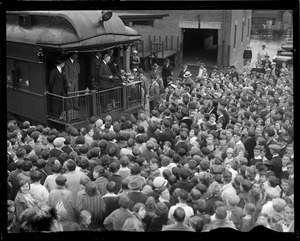 Pres. Coolidge greets crowd from back of train in Vermont