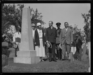Pres. and Mrs. Coolidge visit Gov. William Bradford's grave in the burial hill cemetery in Plymouth