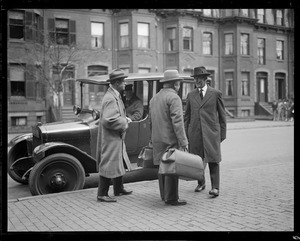 Pres. Coolidge's father visits doctor on Beacon St.