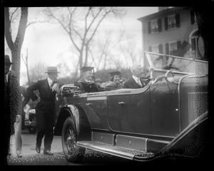 Pres. and Mrs. Coolidge drive through Andover