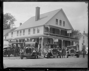Pres. Coolidge stops at the Gilsum Inn for lunch. His car in foreground.
