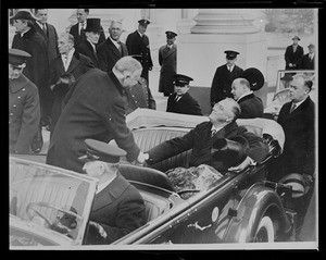 Man shakes hands with Franklin Delano Roosevelt